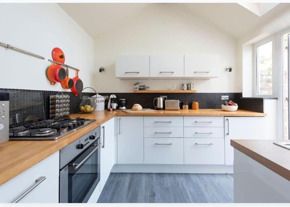 Stylish Cornish Village 3 Bedroom House Old Holiday home *