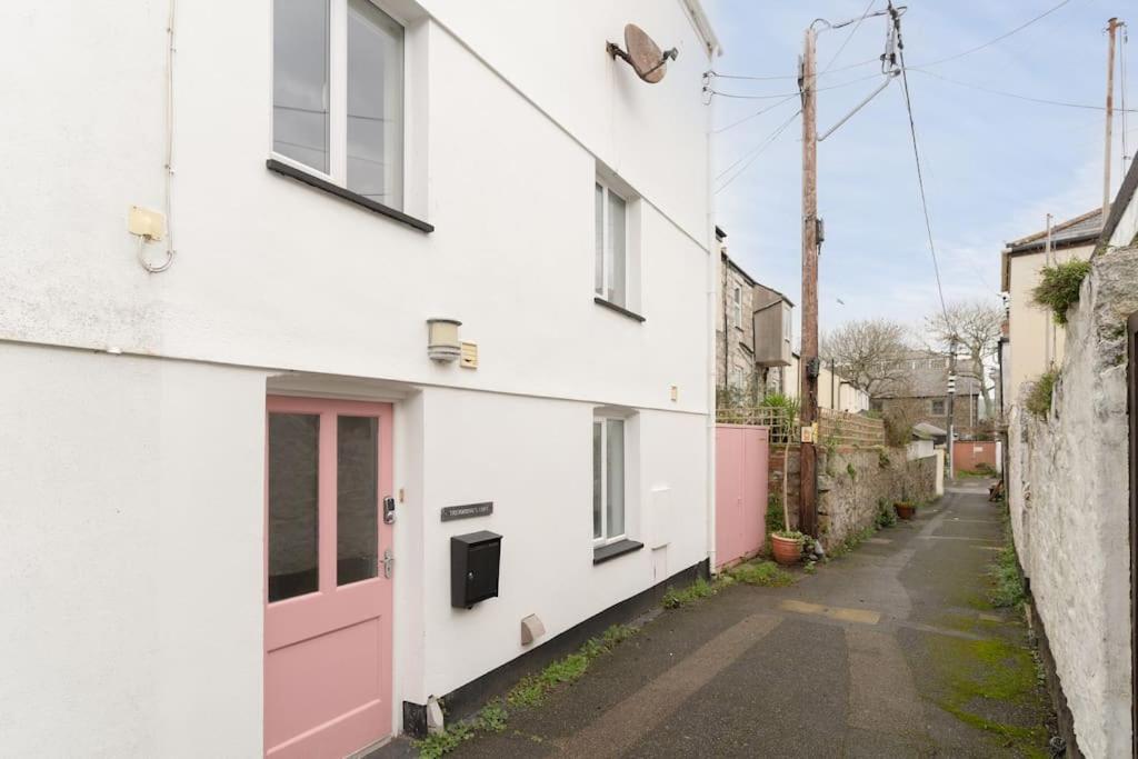 Stylish Cornish Village 3 Bedroom House Old